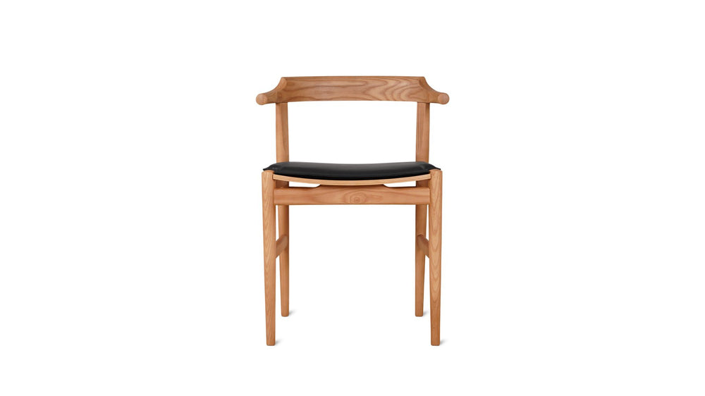 Silla de comedor Tuck In con cojín negro, roble teñido