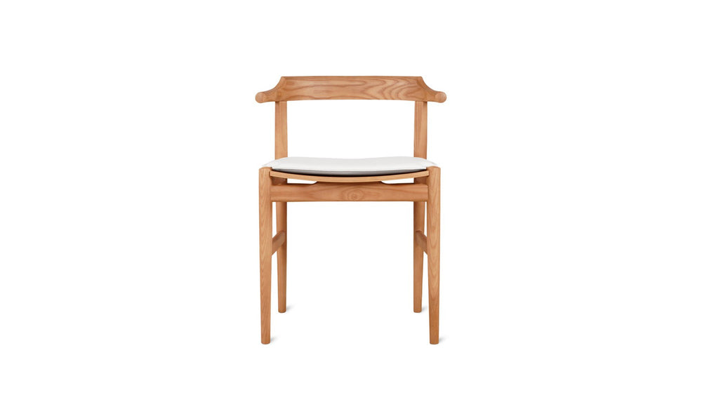 Silla de comedor Tuck In con cojín negro, roble teñido