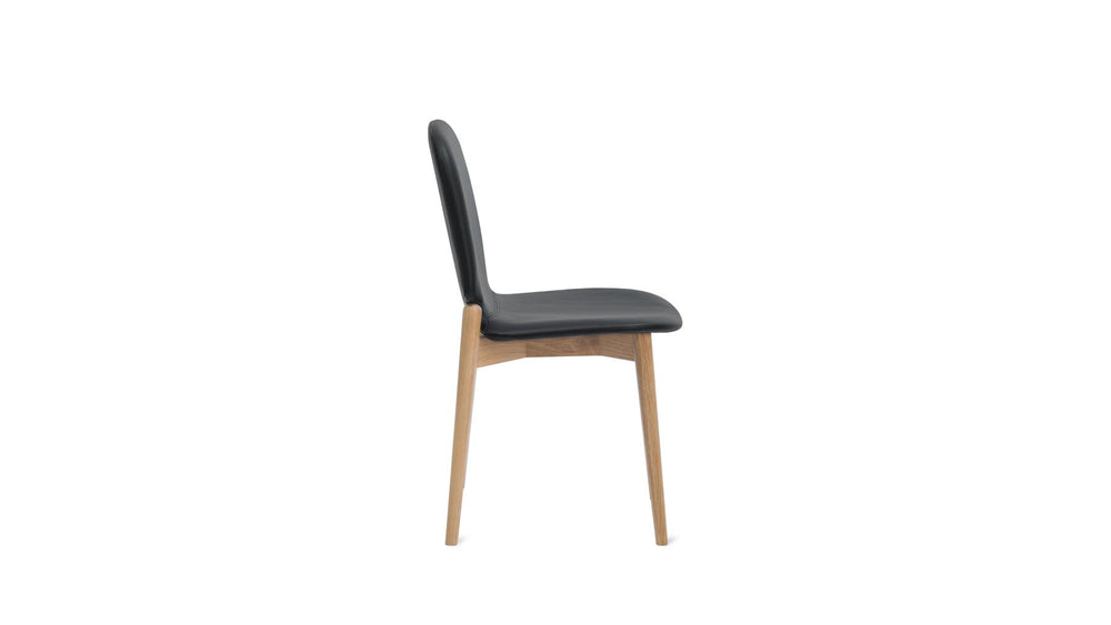 Silla de comedor Dine In (juego de dos), roble/cuero negro