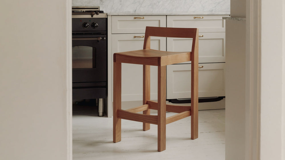 Taburete Plane, para mostrador, roble