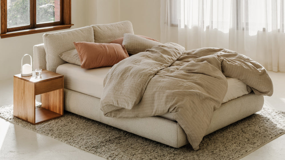 Cama Cloud con almacenamiento, King, bouclé crema