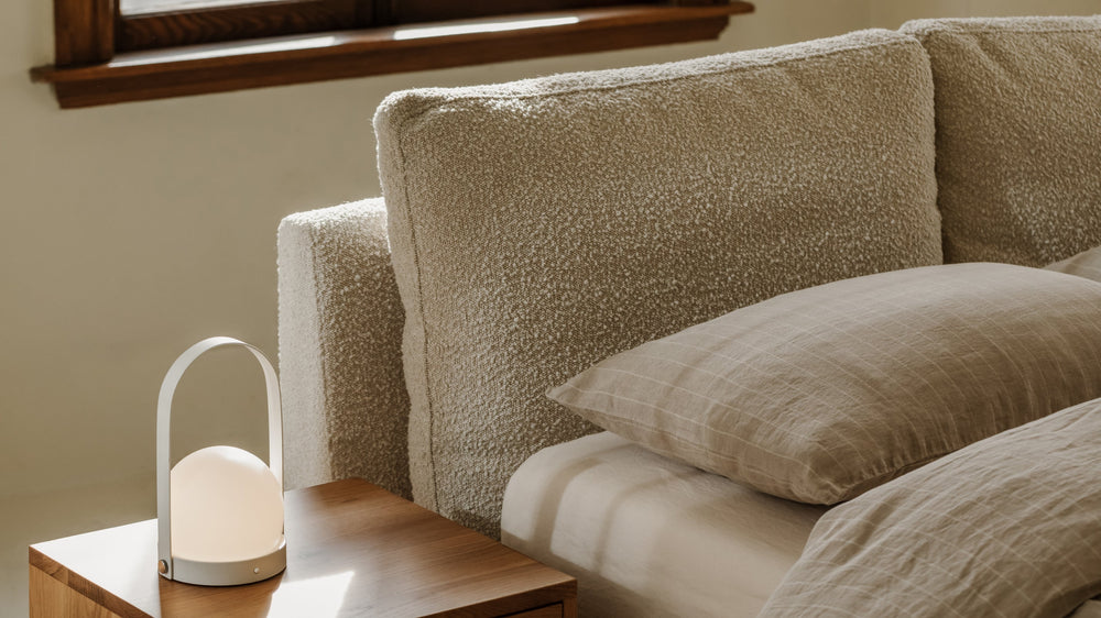 Cama Cloud con almacenamiento, King, bouclé crema