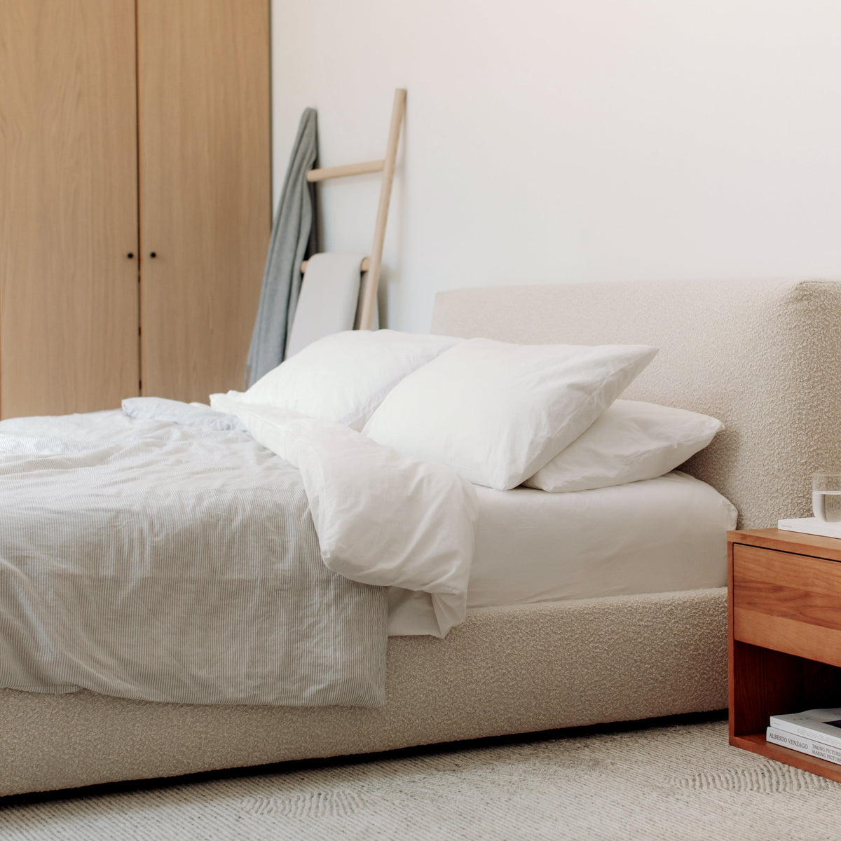 Cama con almacenamiento Dream, King, bouclé crema