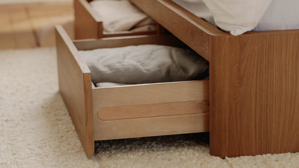 Cama con almacenamiento Form, King, roble blanco