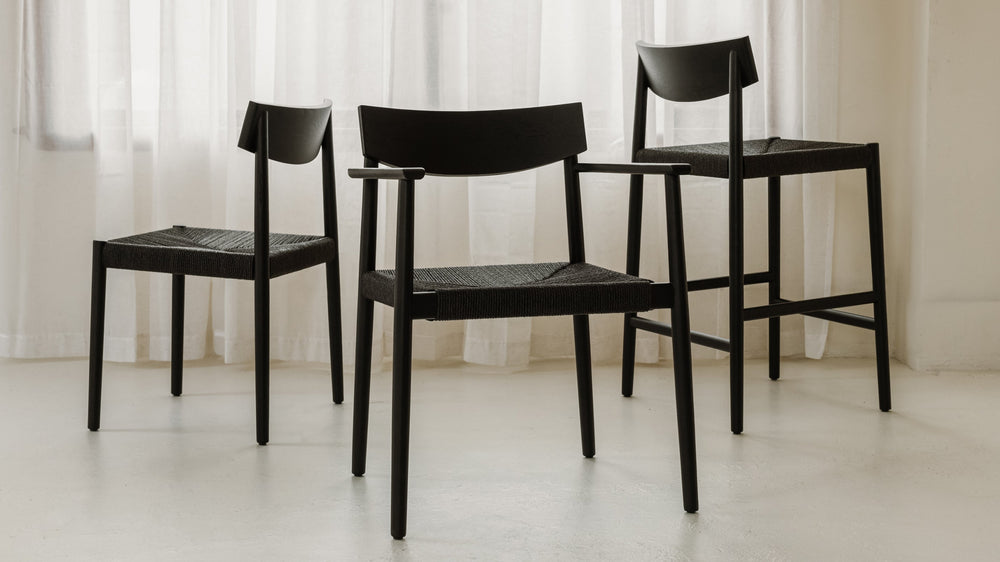 Banqueta de mostrador Dinner Guest, roble negro/ asiento de papercord negro