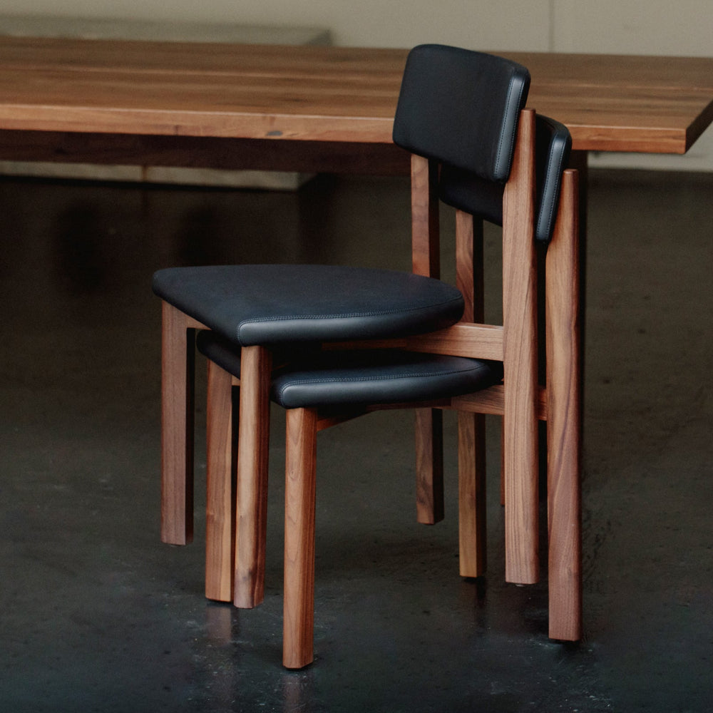 Silla de comedor Frame, nogal, caviar